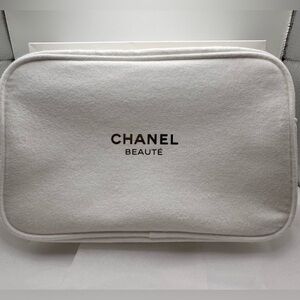 CHANEL GWP White Felt Makeup Pouch